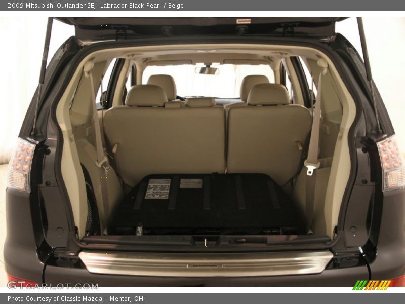 Labrador Black Pearl / Beige 2009 Mitsubishi Outlander SE