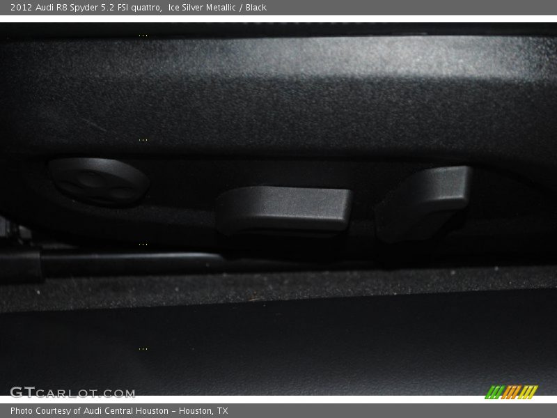 Ice Silver Metallic / Black 2012 Audi R8 Spyder 5.2 FSI quattro
