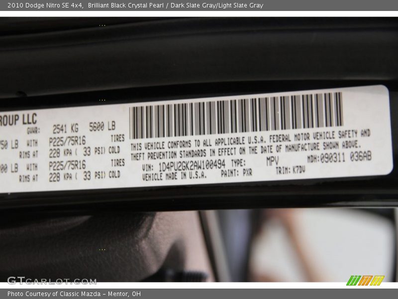 Brilliant Black Crystal Pearl / Dark Slate Gray/Light Slate Gray 2010 Dodge Nitro SE 4x4