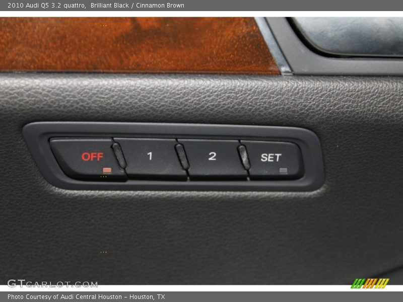 Brilliant Black / Cinnamon Brown 2010 Audi Q5 3.2 quattro