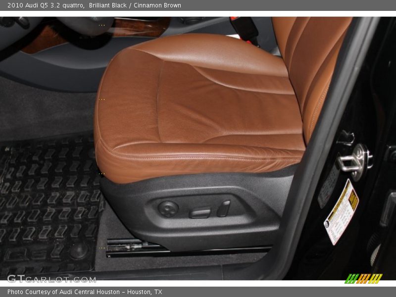 Brilliant Black / Cinnamon Brown 2010 Audi Q5 3.2 quattro