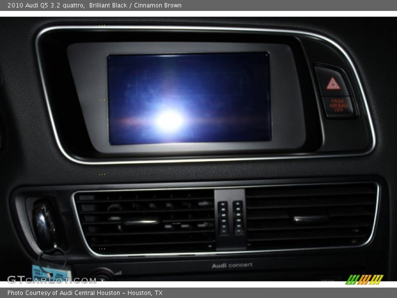 Brilliant Black / Cinnamon Brown 2010 Audi Q5 3.2 quattro