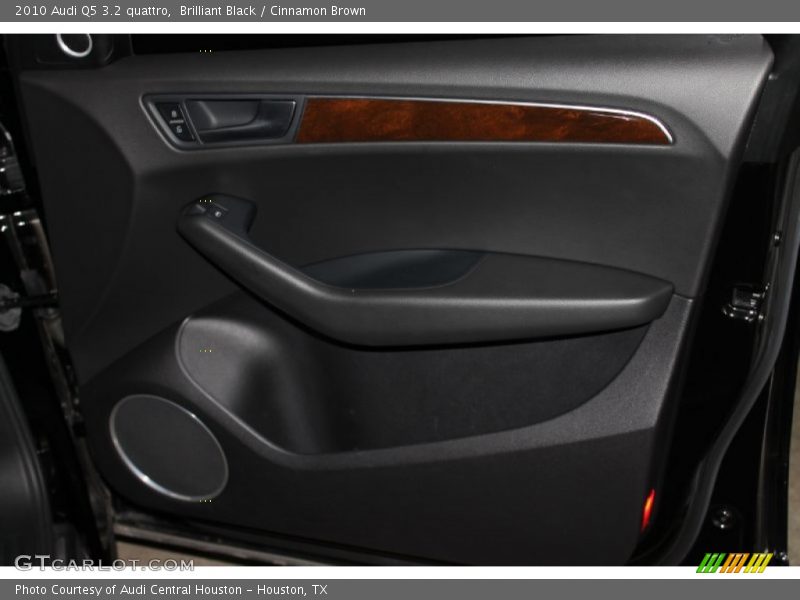 Brilliant Black / Cinnamon Brown 2010 Audi Q5 3.2 quattro