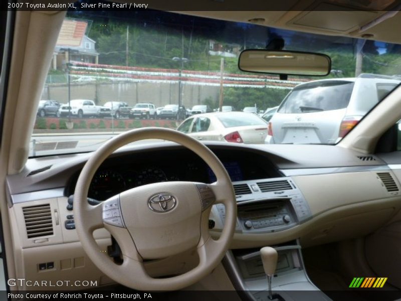 Silver Pine Pearl / Ivory 2007 Toyota Avalon XL