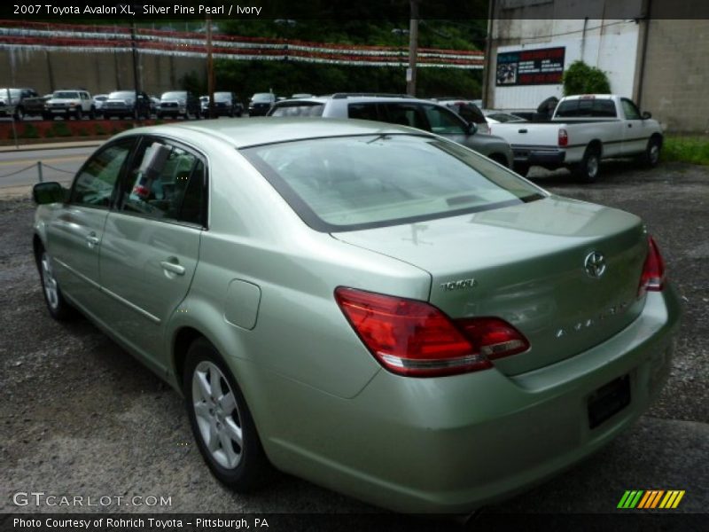 Silver Pine Pearl / Ivory 2007 Toyota Avalon XL