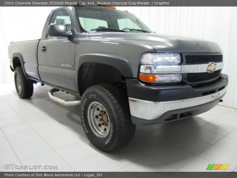 Front 3/4 View of 2001 Silverado 2500HD Regular Cab 4x4