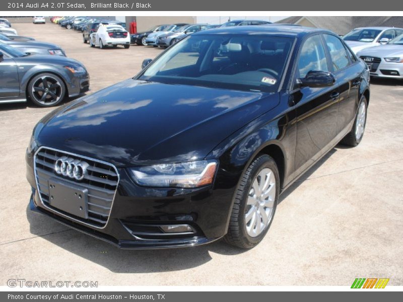 Front 3/4 View of 2014 A4 2.0T Sedan