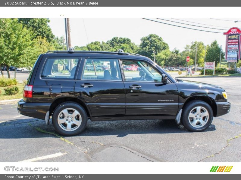 Black Mica Pearl / Beige 2002 Subaru Forester 2.5 S