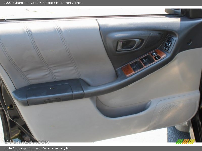 Black Mica Pearl / Beige 2002 Subaru Forester 2.5 S