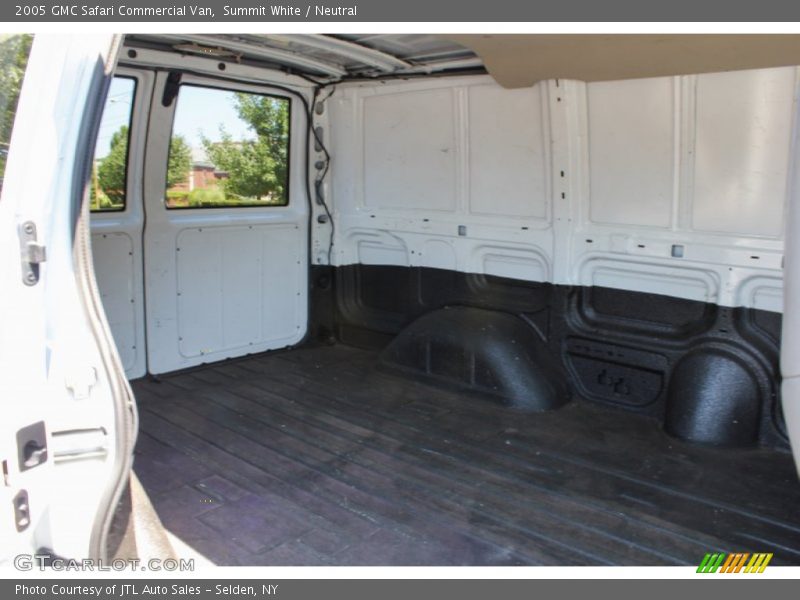 Summit White / Neutral 2005 GMC Safari Commercial Van