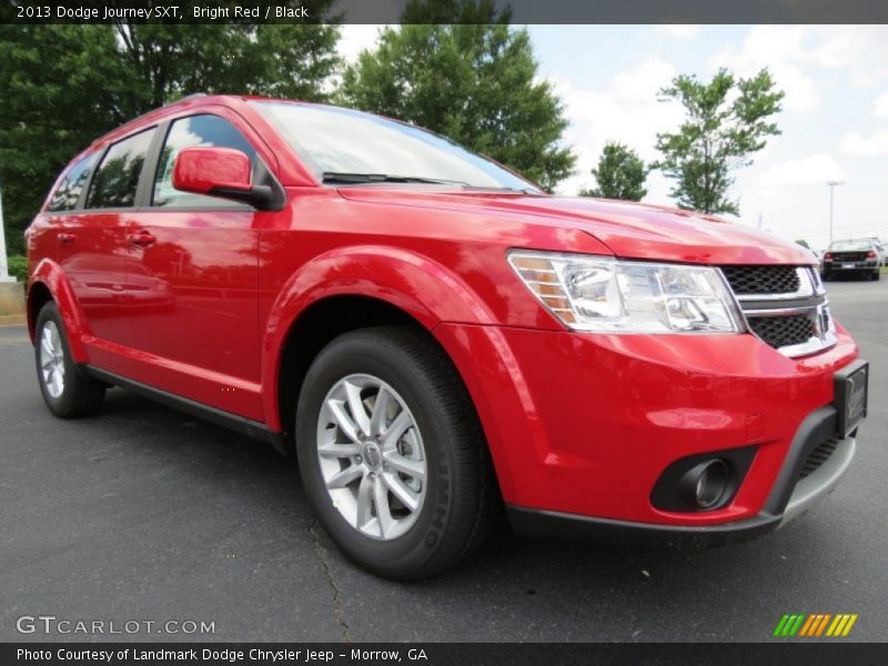 Front 3/4 View of 2013 Journey SXT