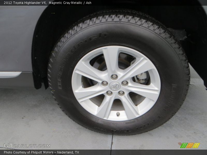 Magnetic Gray Metallic / Ash 2012 Toyota Highlander V6