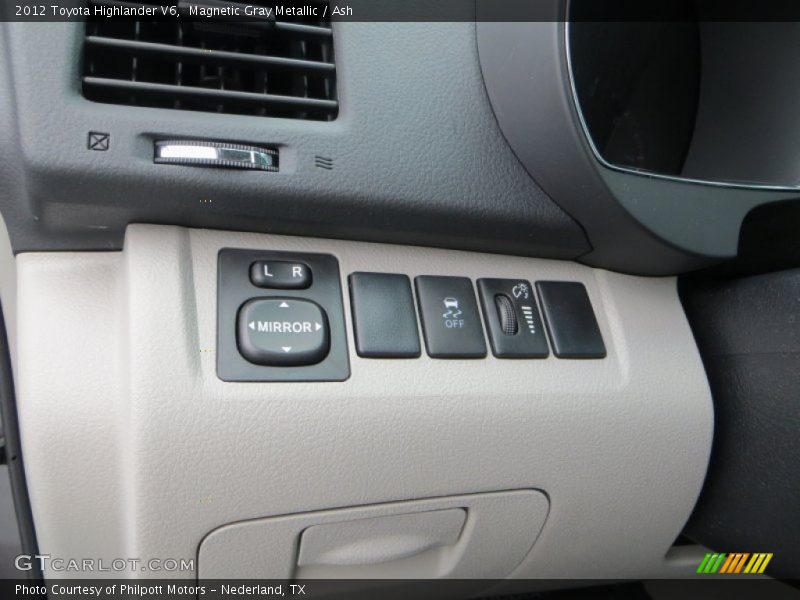Magnetic Gray Metallic / Ash 2012 Toyota Highlander V6