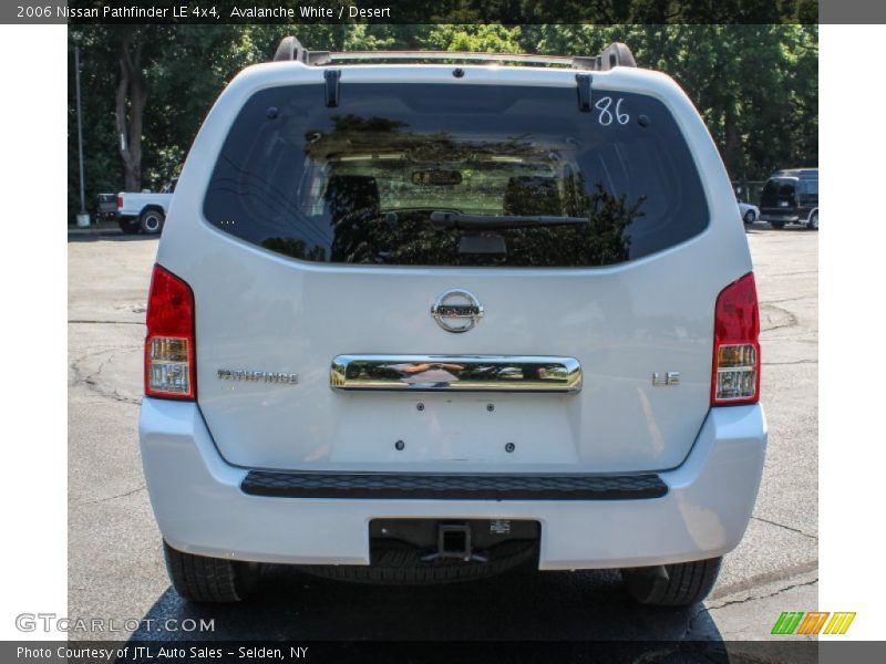 Avalanche White / Desert 2006 Nissan Pathfinder LE 4x4