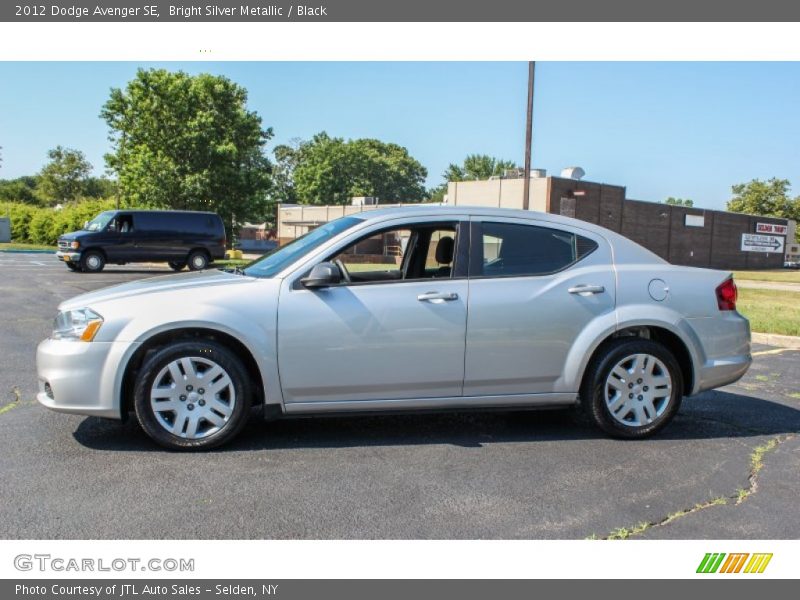 Bright Silver Metallic / Black 2012 Dodge Avenger SE