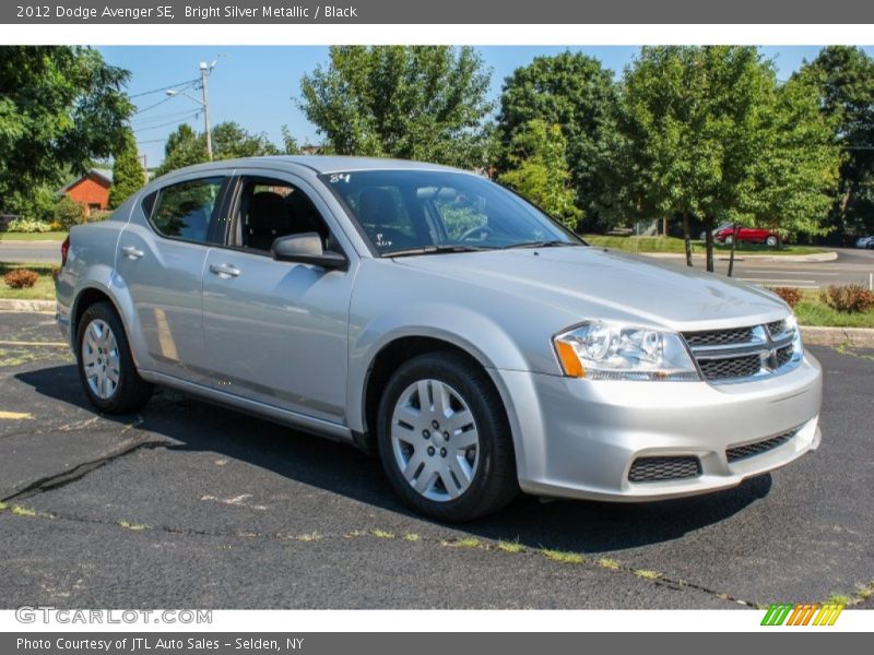 Bright Silver Metallic / Black 2012 Dodge Avenger SE