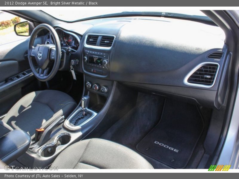 Bright Silver Metallic / Black 2012 Dodge Avenger SE