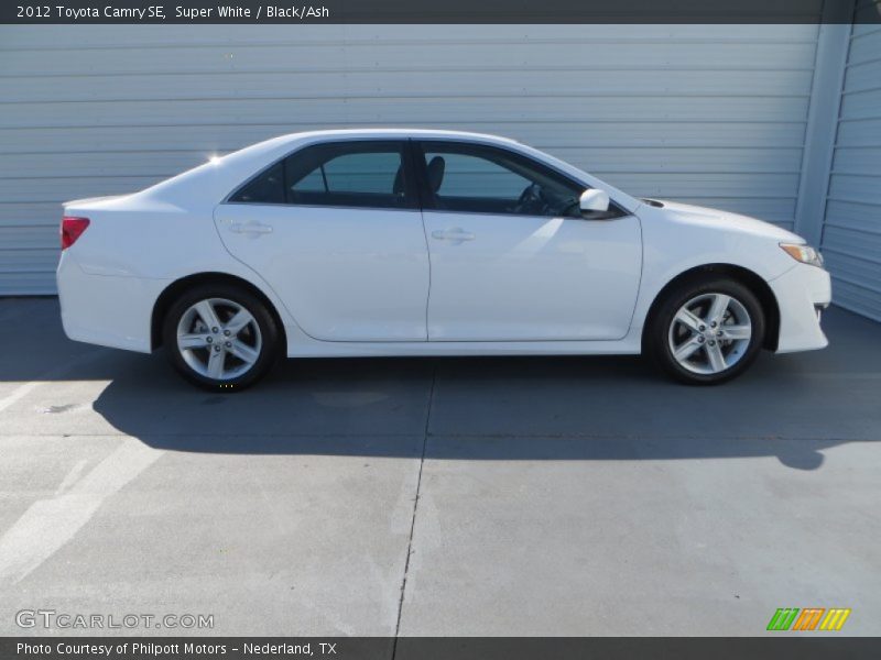 Super White / Black/Ash 2012 Toyota Camry SE