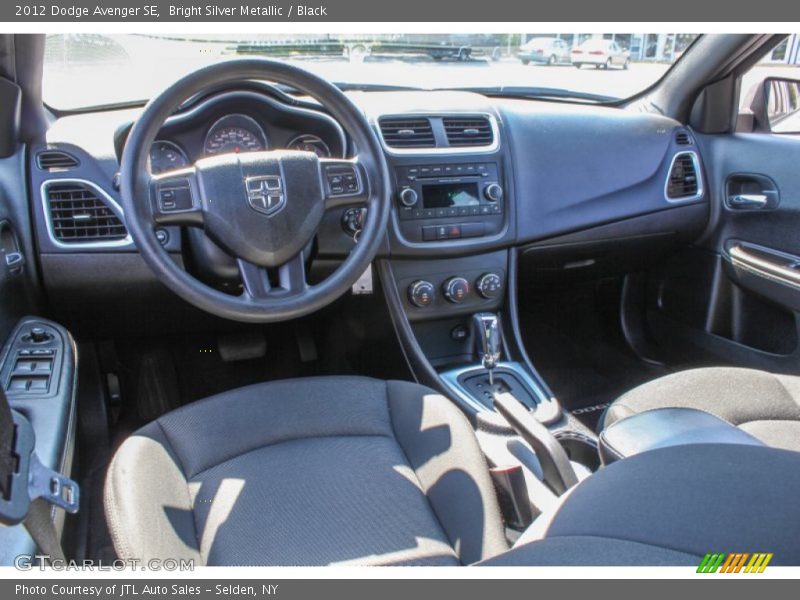 Bright Silver Metallic / Black 2012 Dodge Avenger SE