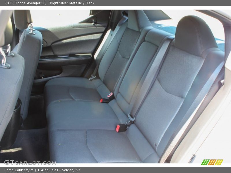 Bright Silver Metallic / Black 2012 Dodge Avenger SE