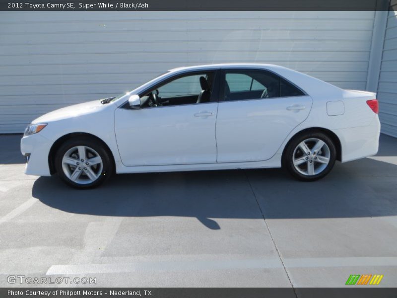 Super White / Black/Ash 2012 Toyota Camry SE