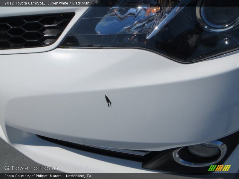 Super White / Black/Ash 2012 Toyota Camry SE