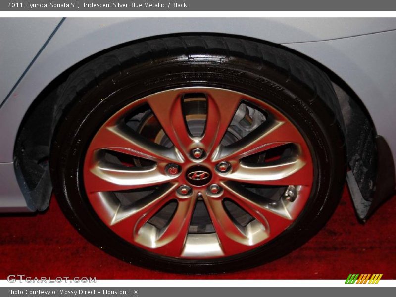 Iridescent Silver Blue Metallic / Black 2011 Hyundai Sonata SE