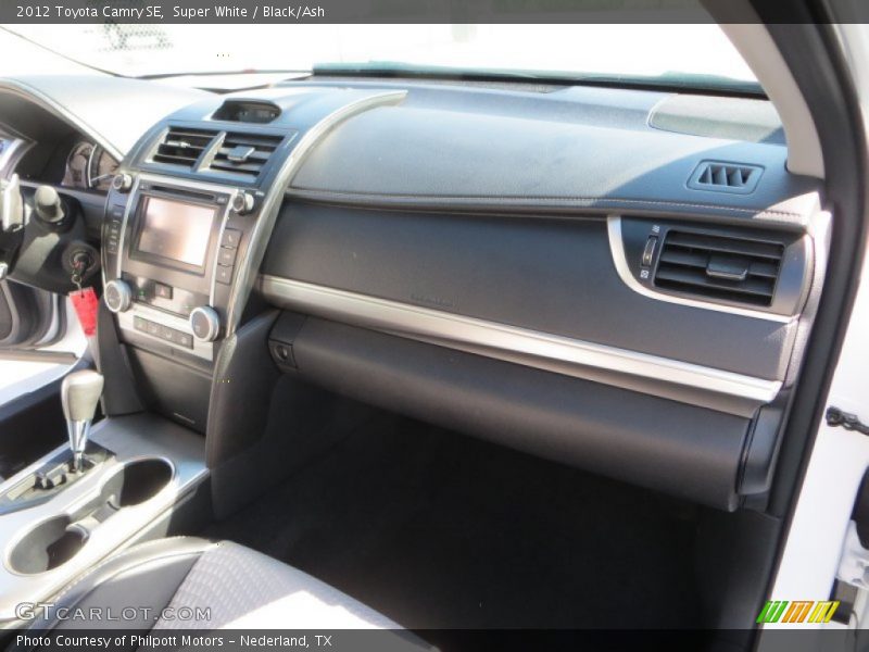 Super White / Black/Ash 2012 Toyota Camry SE