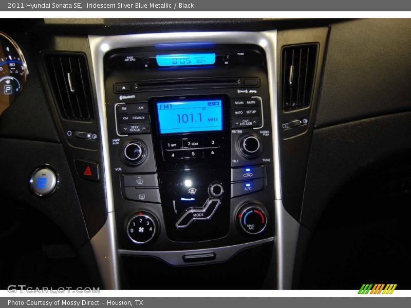 Iridescent Silver Blue Metallic / Black 2011 Hyundai Sonata SE