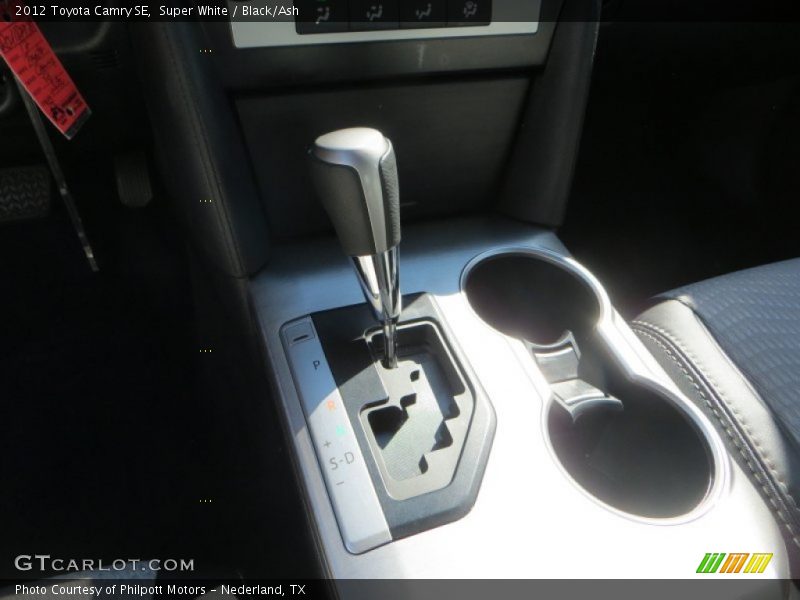 Super White / Black/Ash 2012 Toyota Camry SE
