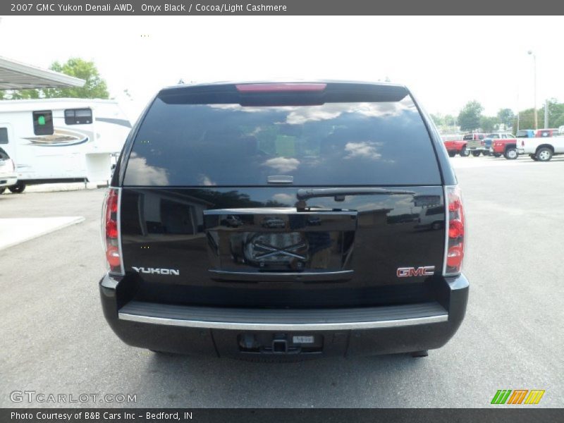 Onyx Black / Cocoa/Light Cashmere 2007 GMC Yukon Denali AWD