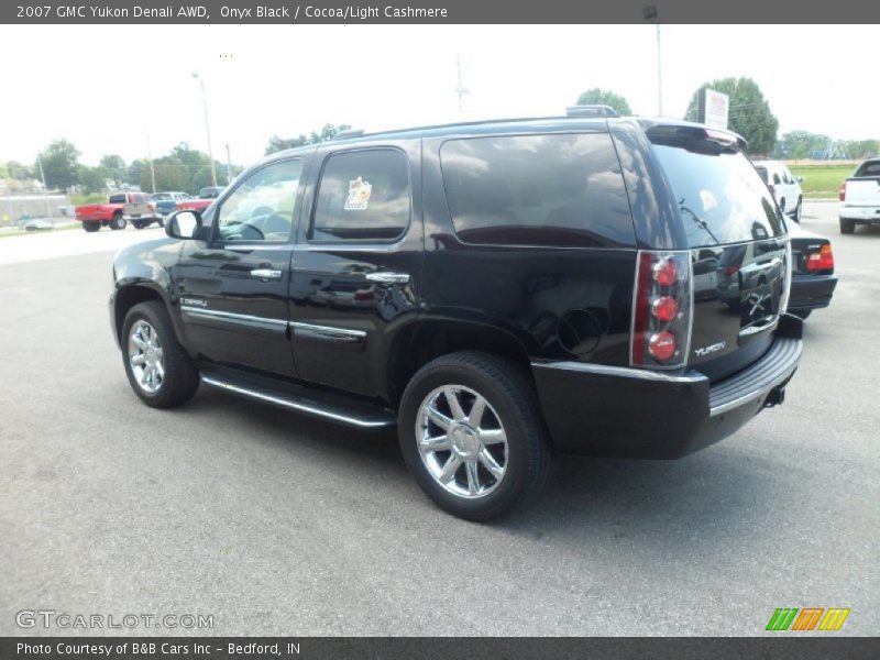 Onyx Black / Cocoa/Light Cashmere 2007 GMC Yukon Denali AWD