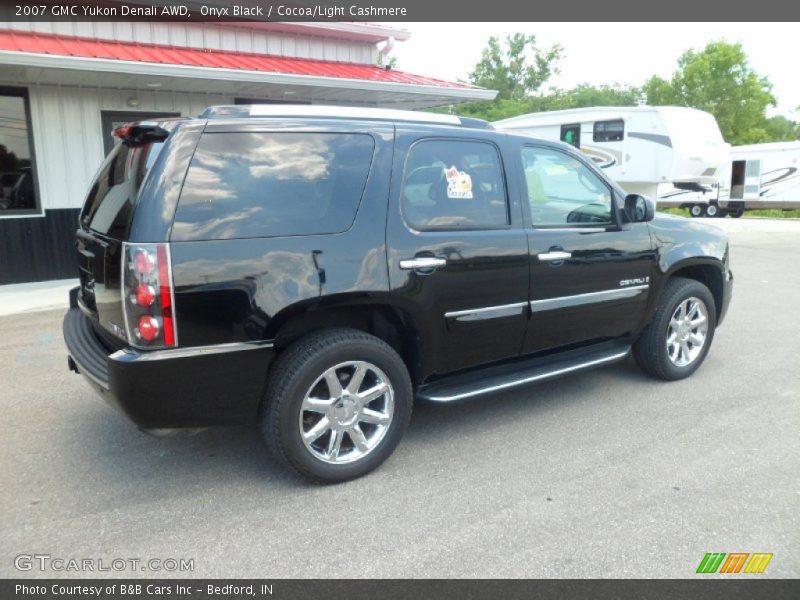 Onyx Black / Cocoa/Light Cashmere 2007 GMC Yukon Denali AWD
