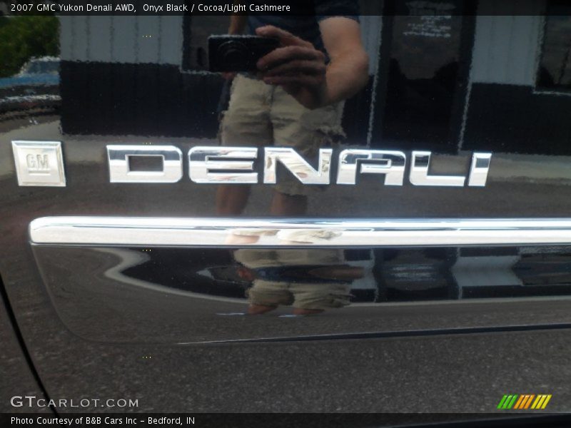 Onyx Black / Cocoa/Light Cashmere 2007 GMC Yukon Denali AWD