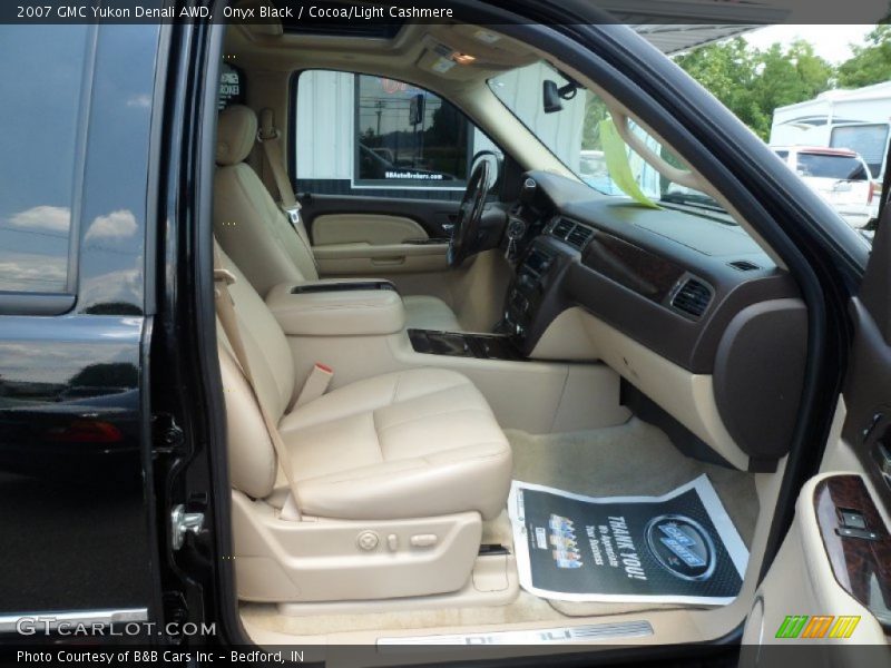 Onyx Black / Cocoa/Light Cashmere 2007 GMC Yukon Denali AWD