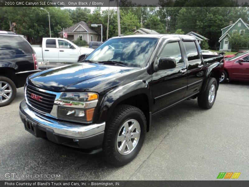 Front 3/4 View of 2010 Canyon SLE Crew Cab