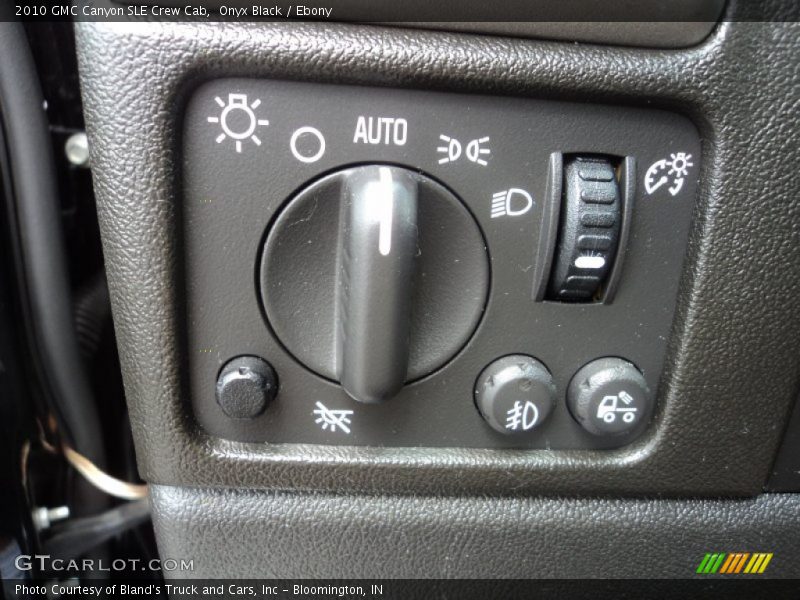 Controls of 2010 Canyon SLE Crew Cab