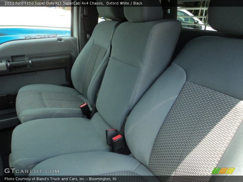 Oxford White / Black 2011 Ford F350 Super Duty XLT SuperCab 4x4 Chassis