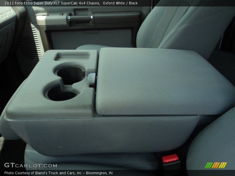 Oxford White / Black 2011 Ford F350 Super Duty XLT SuperCab 4x4 Chassis