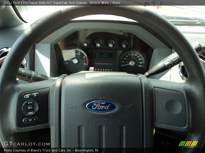 Oxford White / Black 2011 Ford F350 Super Duty XLT SuperCab 4x4 Chassis