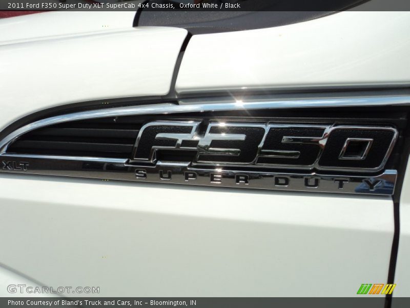 Oxford White / Black 2011 Ford F350 Super Duty XLT SuperCab 4x4 Chassis