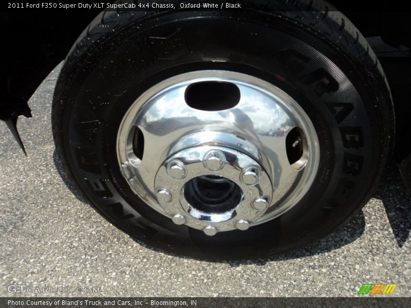 Oxford White / Black 2011 Ford F350 Super Duty XLT SuperCab 4x4 Chassis