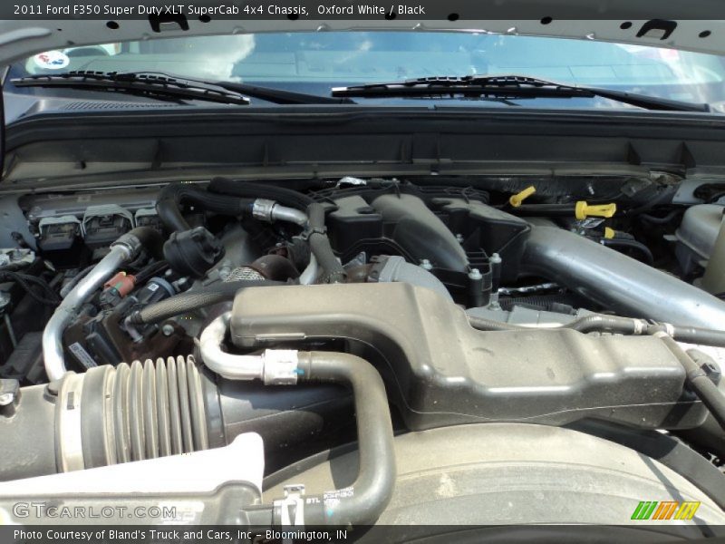 Oxford White / Black 2011 Ford F350 Super Duty XLT SuperCab 4x4 Chassis