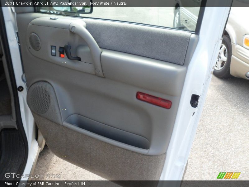 Ivory White / Neutral 2001 Chevrolet Astro LT AWD Passenger Van