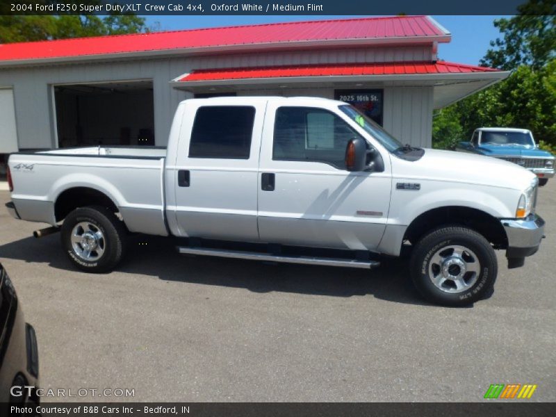 Oxford White / Medium Flint 2004 Ford F250 Super Duty XLT Crew Cab 4x4