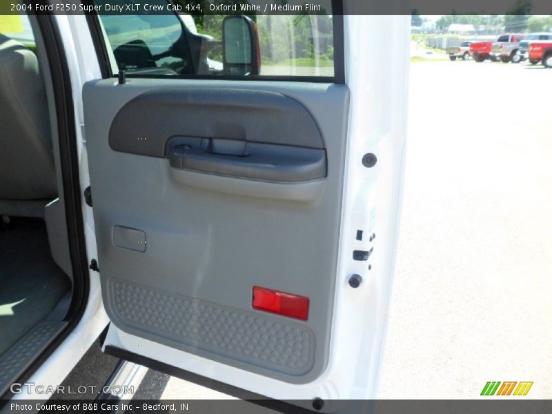 Oxford White / Medium Flint 2004 Ford F250 Super Duty XLT Crew Cab 4x4