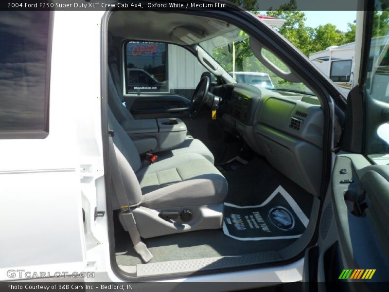 Oxford White / Medium Flint 2004 Ford F250 Super Duty XLT Crew Cab 4x4