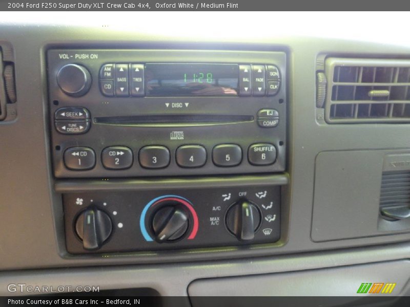 Oxford White / Medium Flint 2004 Ford F250 Super Duty XLT Crew Cab 4x4