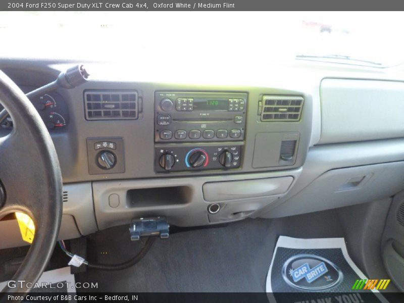Oxford White / Medium Flint 2004 Ford F250 Super Duty XLT Crew Cab 4x4