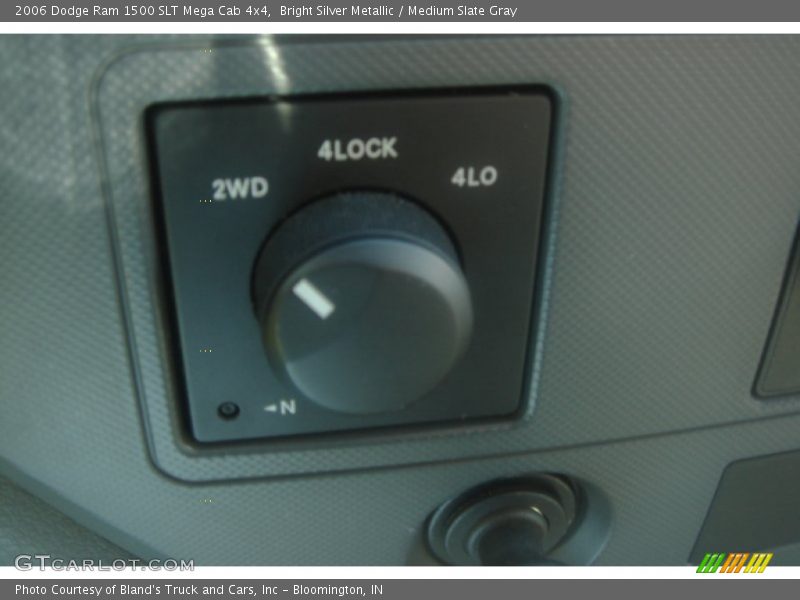 Bright Silver Metallic / Medium Slate Gray 2006 Dodge Ram 1500 SLT Mega Cab 4x4